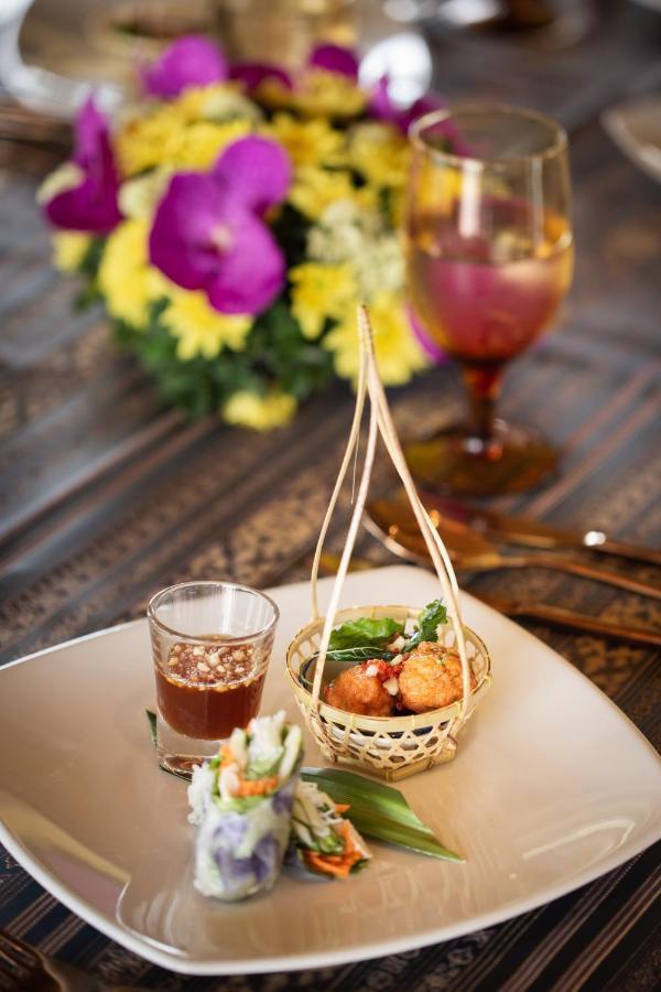 Loy Pela Voyages Botel Bangkok